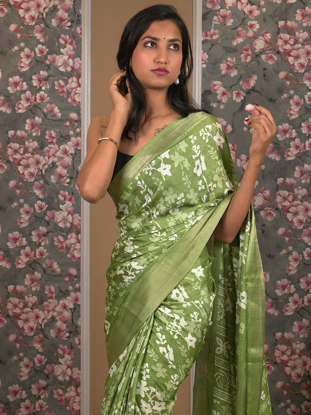 Floral Cotton Blend Saree